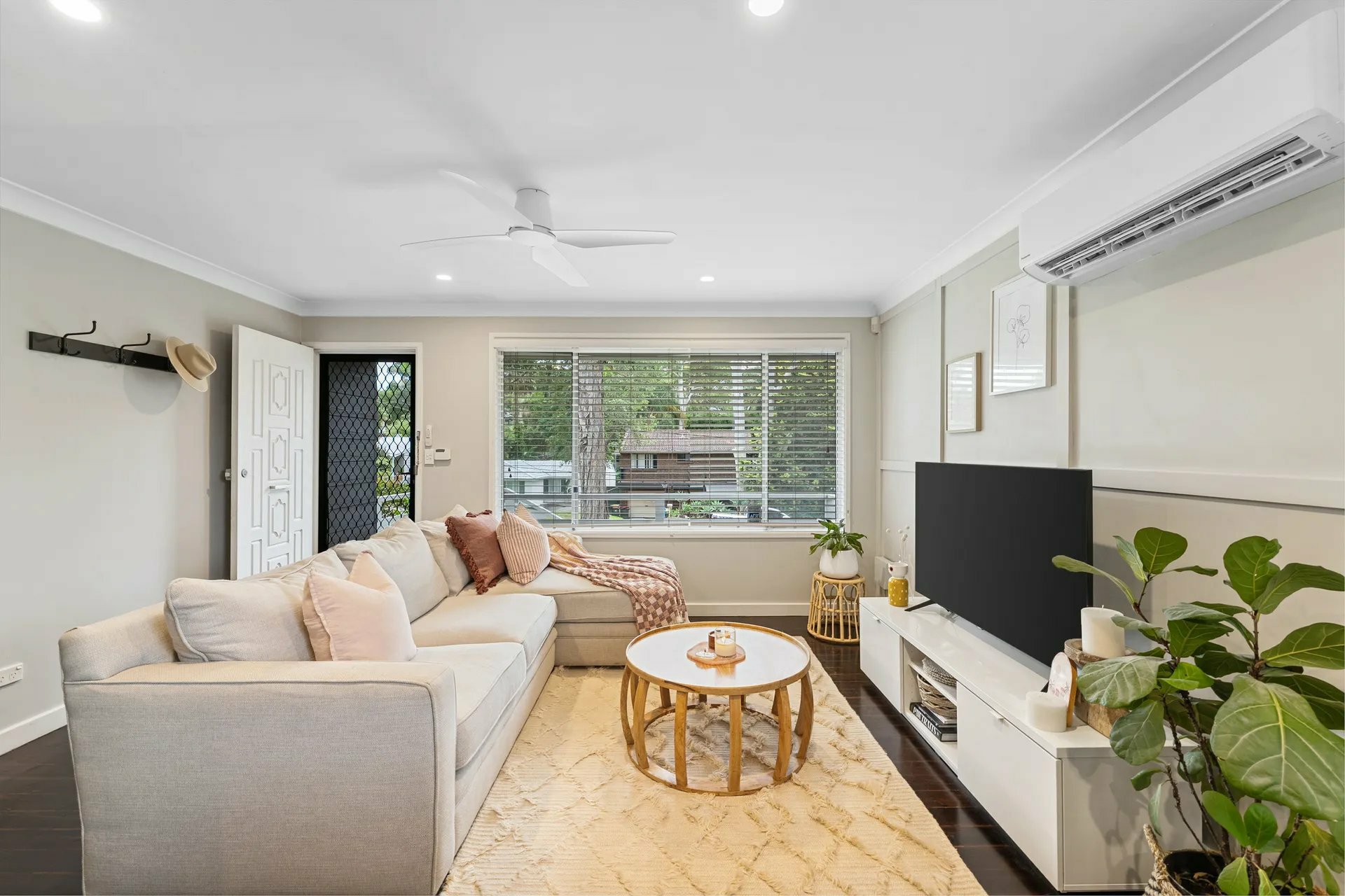21 Judith Anne Drive — photo 2 of 7