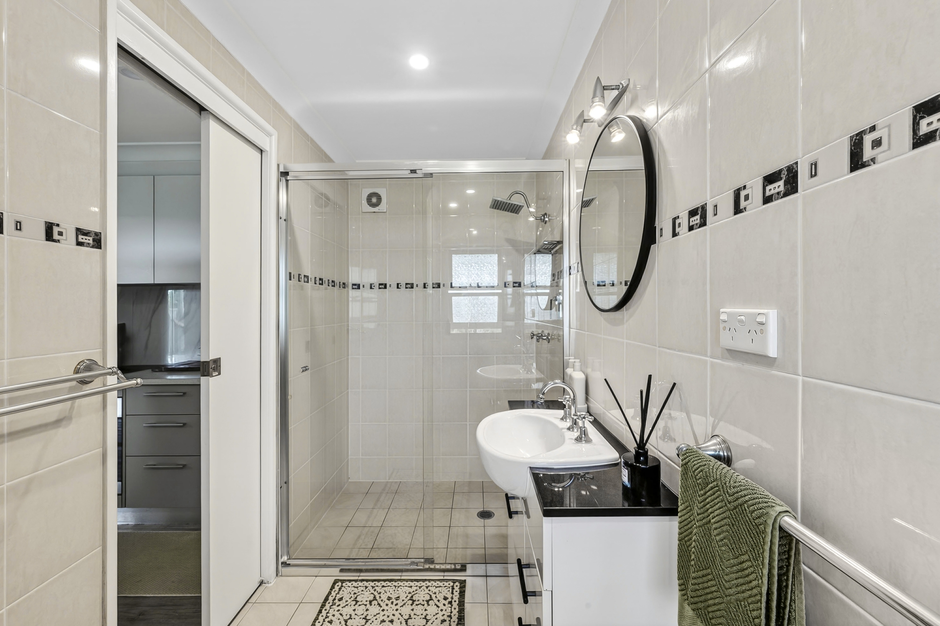 29 Jindabyne Street — photo 11 of 15