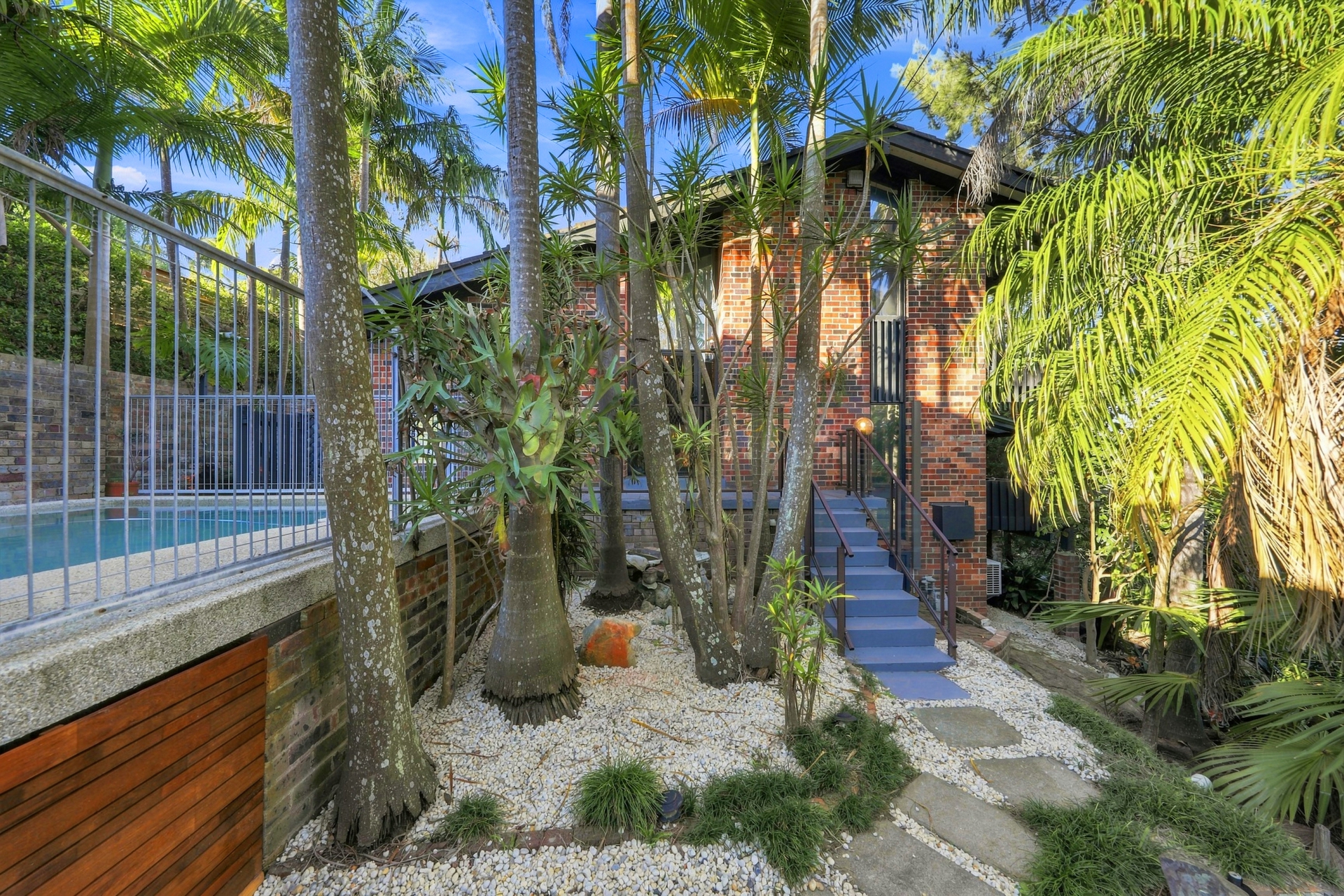 10 Roselands Avenue — photo from LJ Hooker Alliance Group