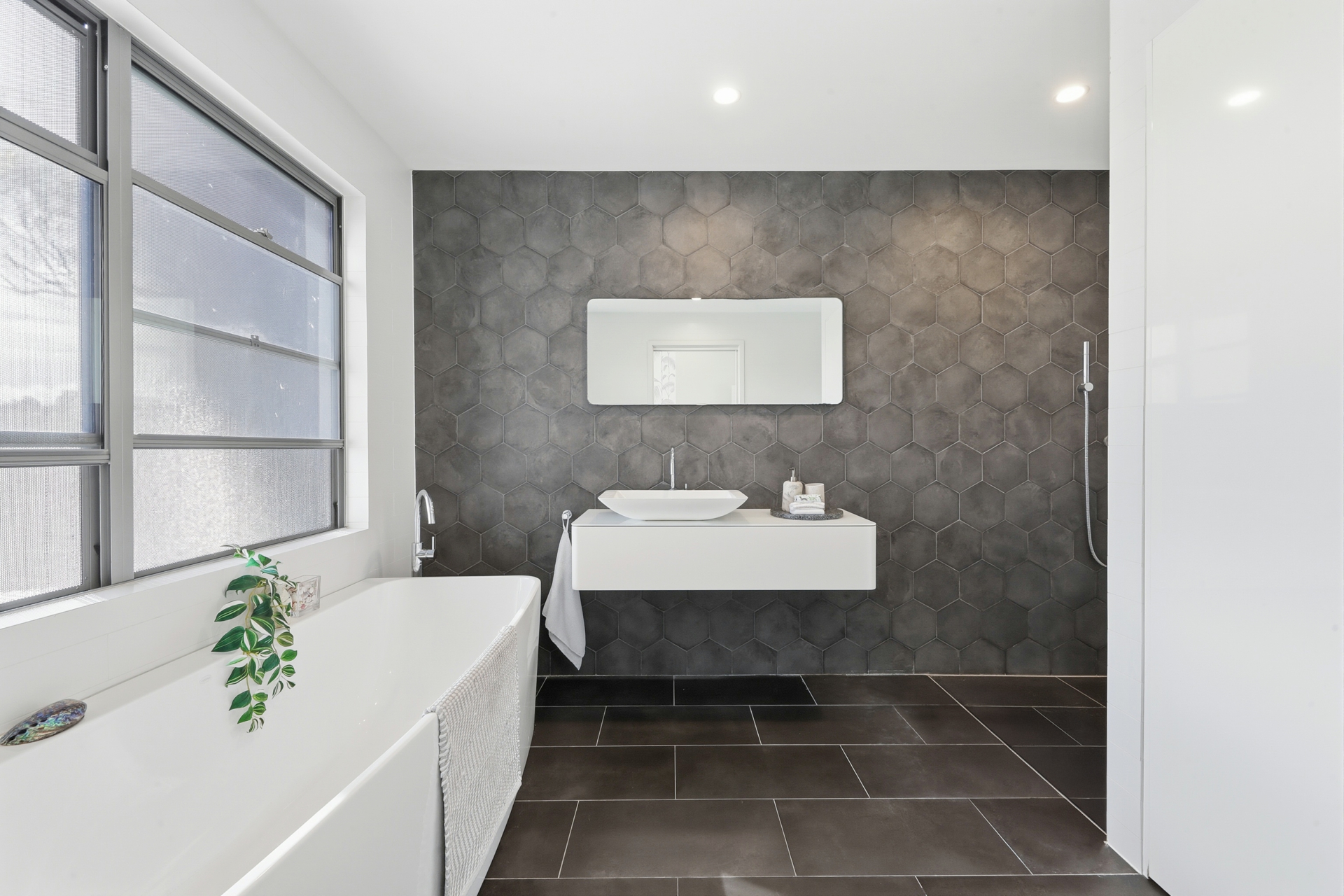 65 Keldie Street — photo 15 of 30