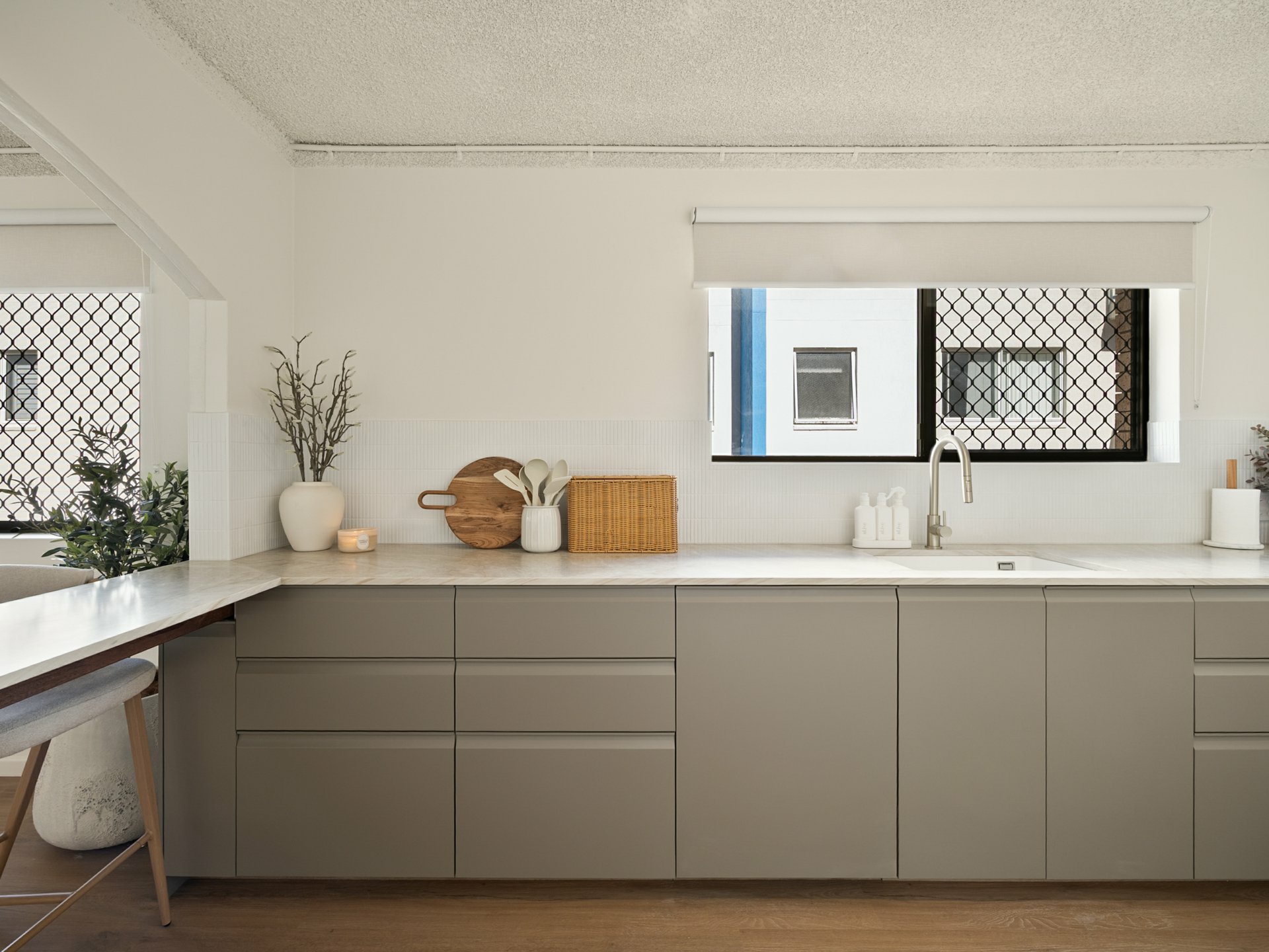 2/61 Minchinton Street — photo 5 of 11