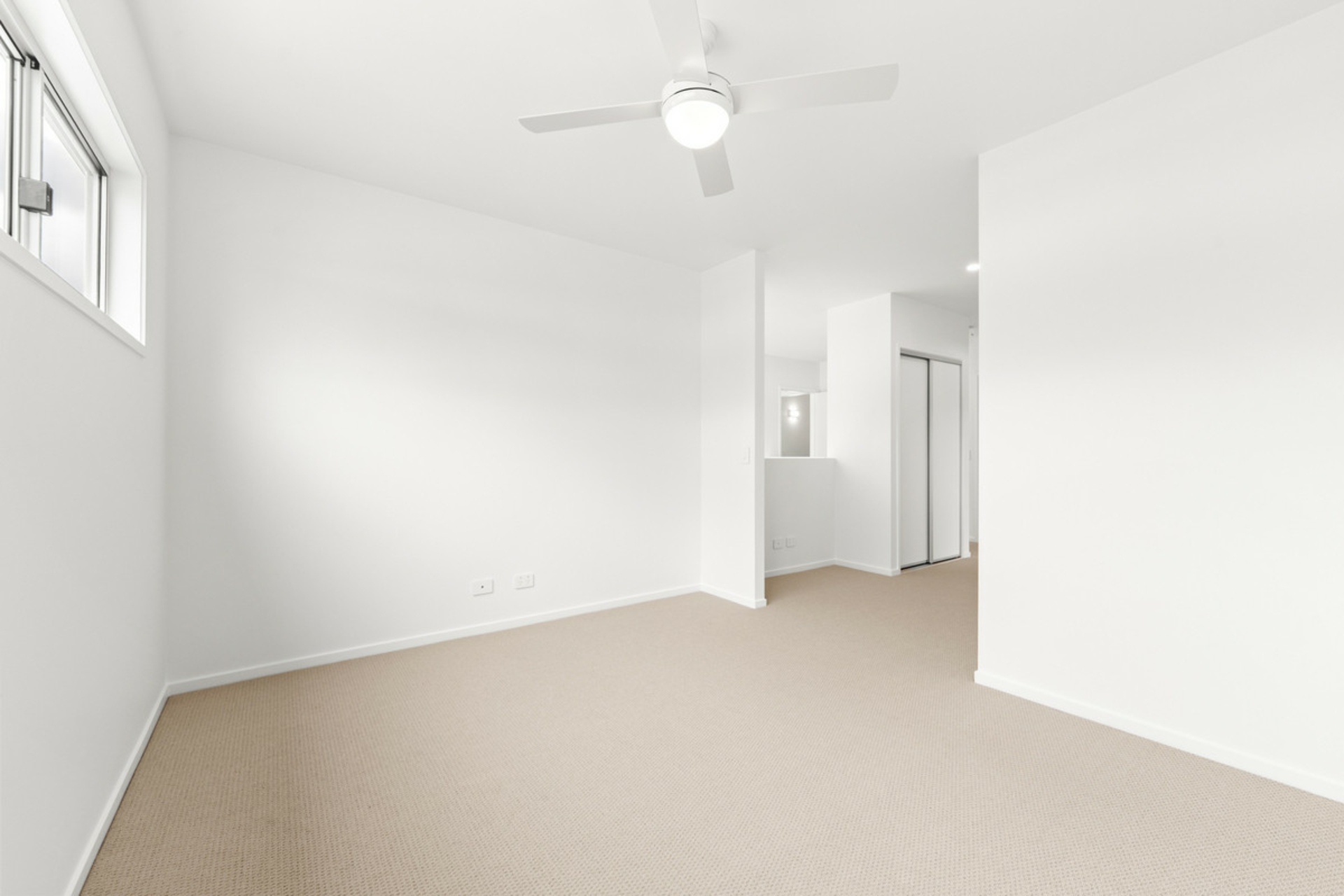 12 Midyim Terrace — photo 5 of 12