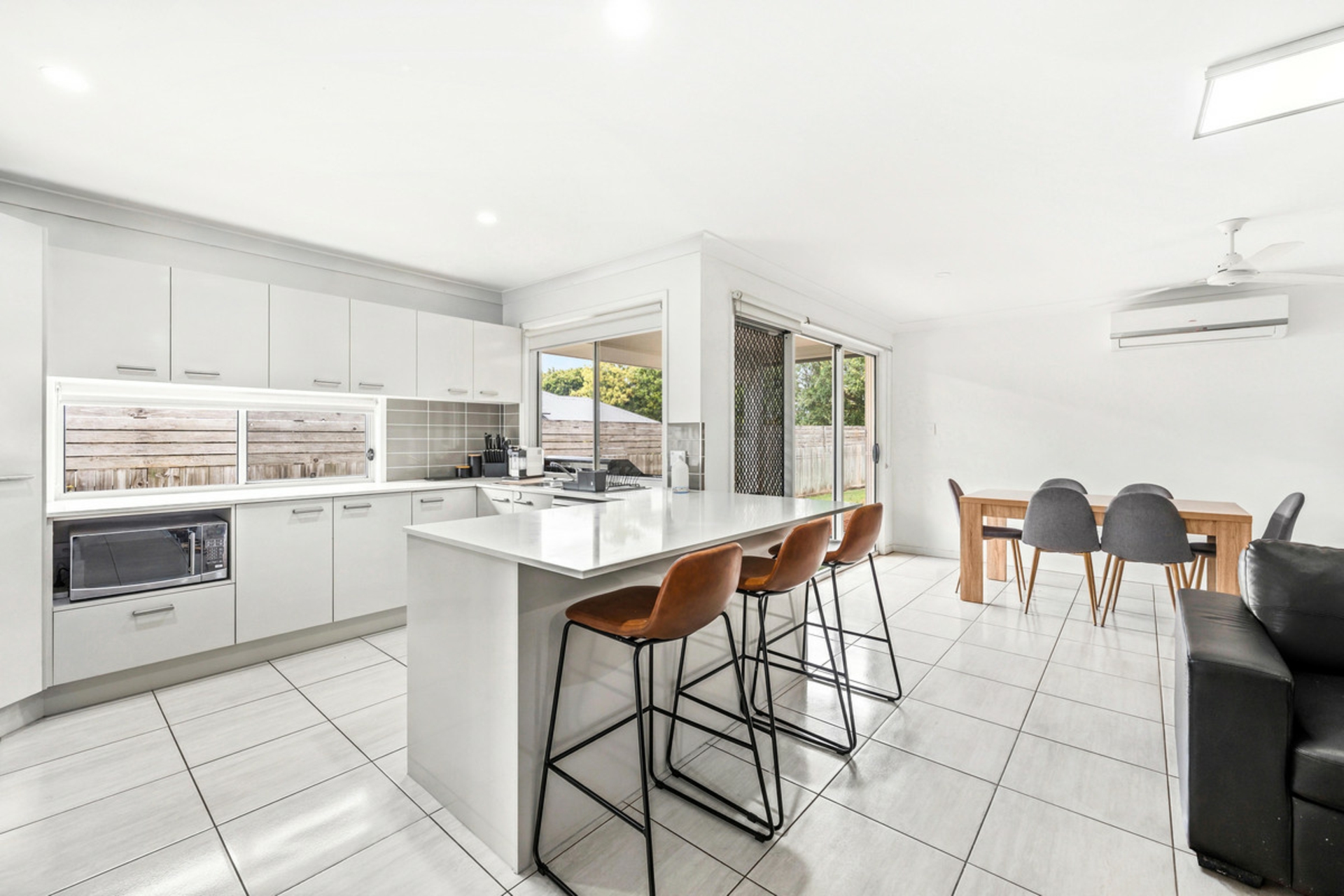 1/7 Rowley Close — photo 2 of 20