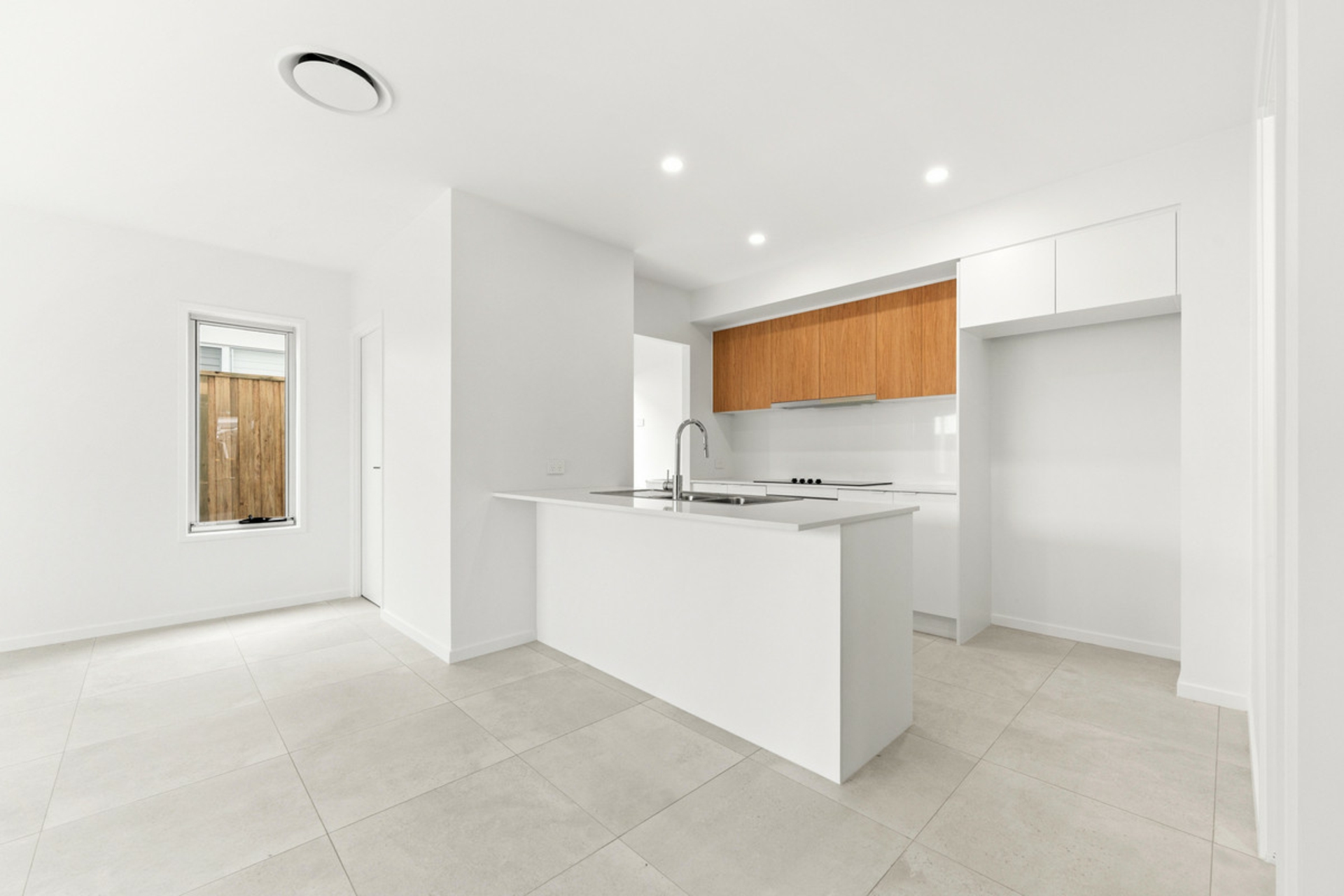 17 Cooloola Street — photo 2 of 11