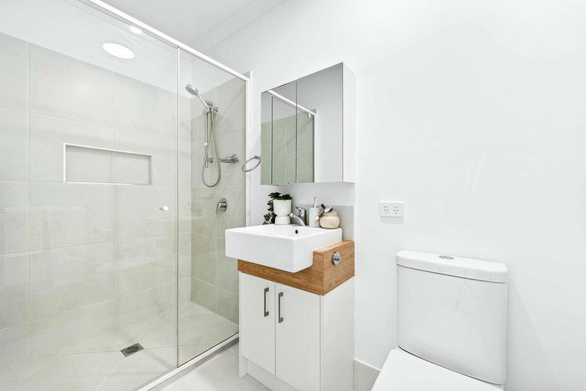 5 Terrence Avenue — photo 13 of 19