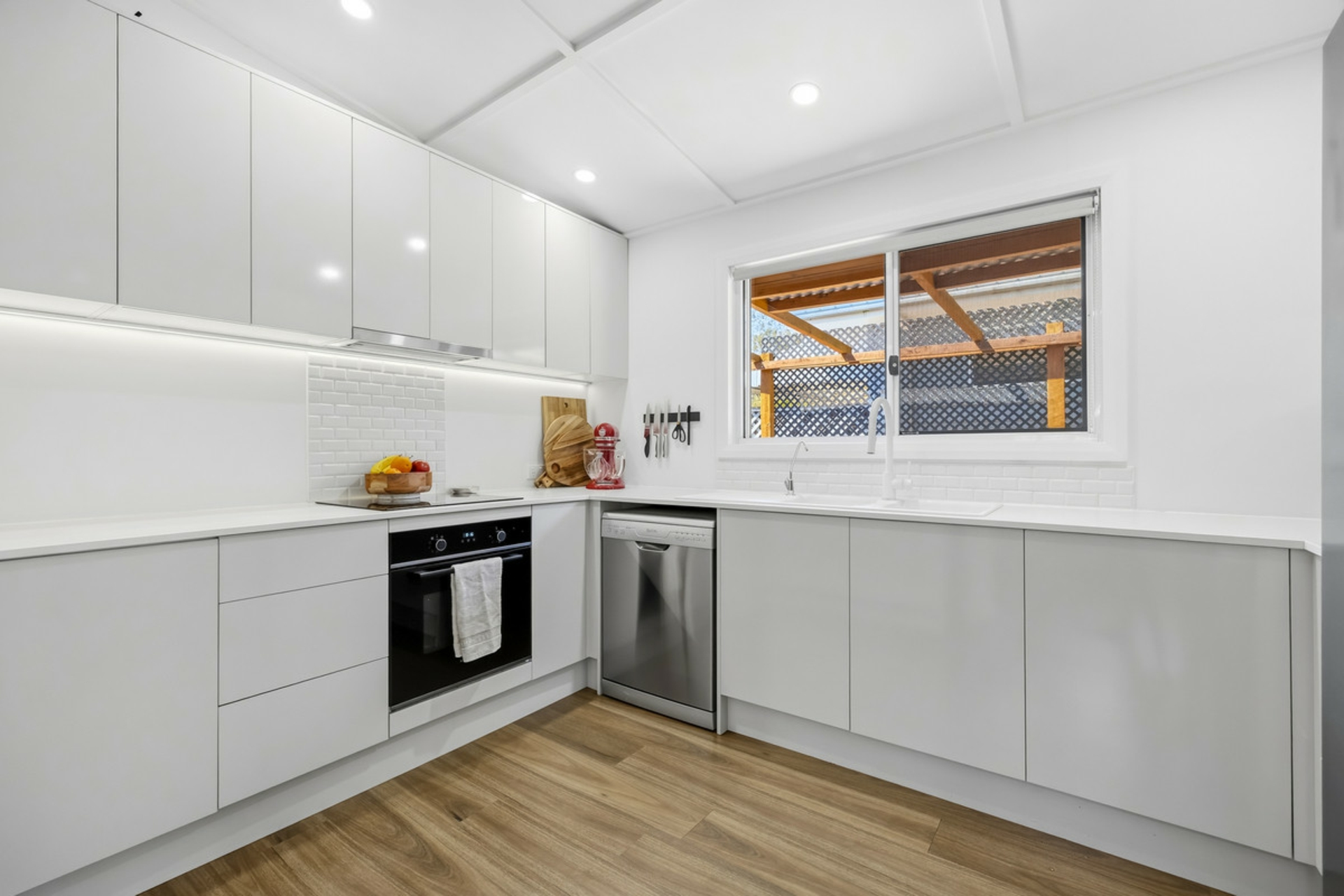 34 Jones Street — photo 2 of 19