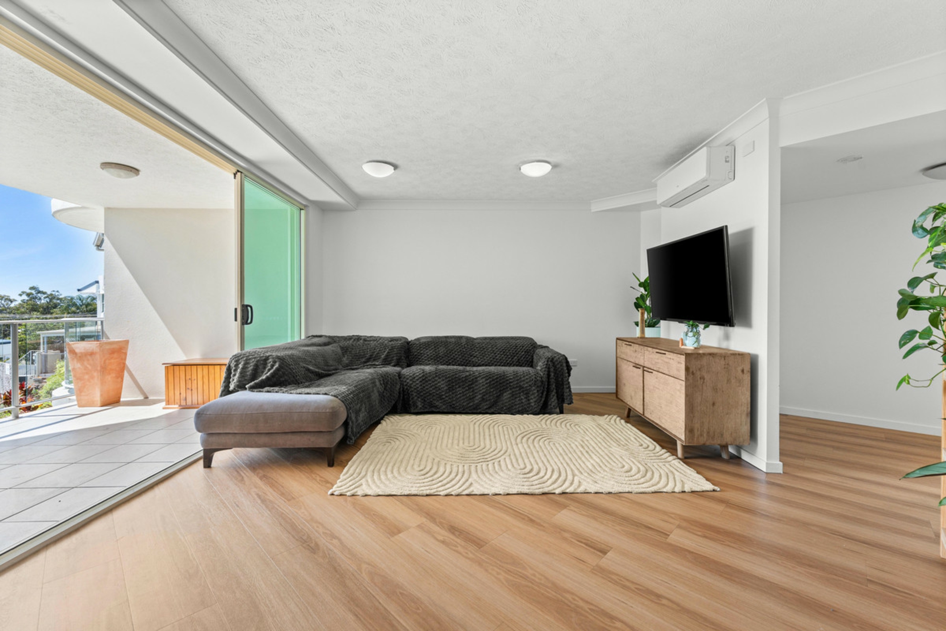 3120/36 Browning Boulevard — photo 7 of 16