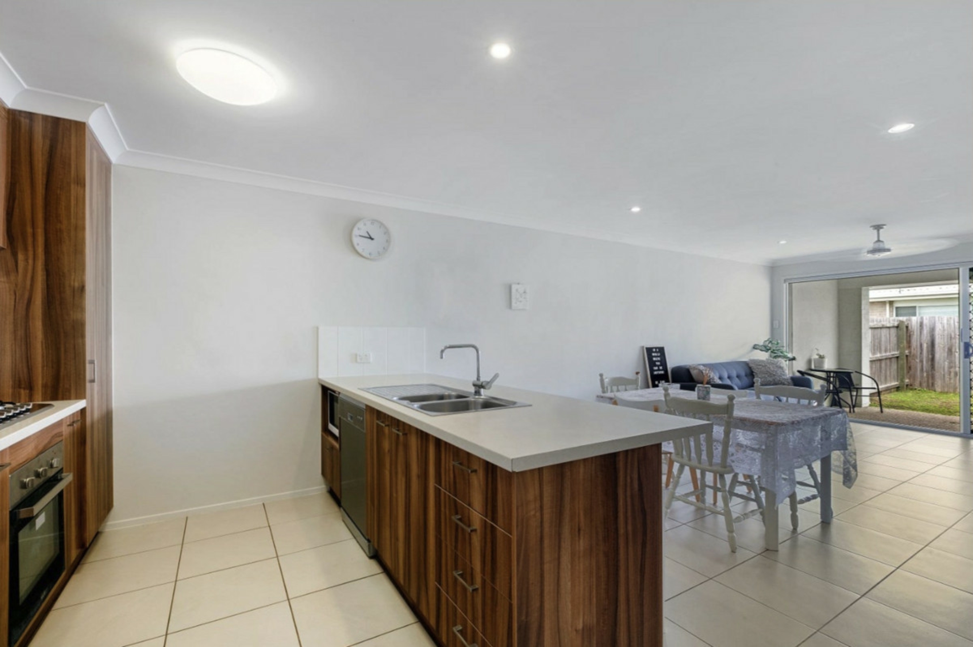 6 Capri Street — photo 4 of 10