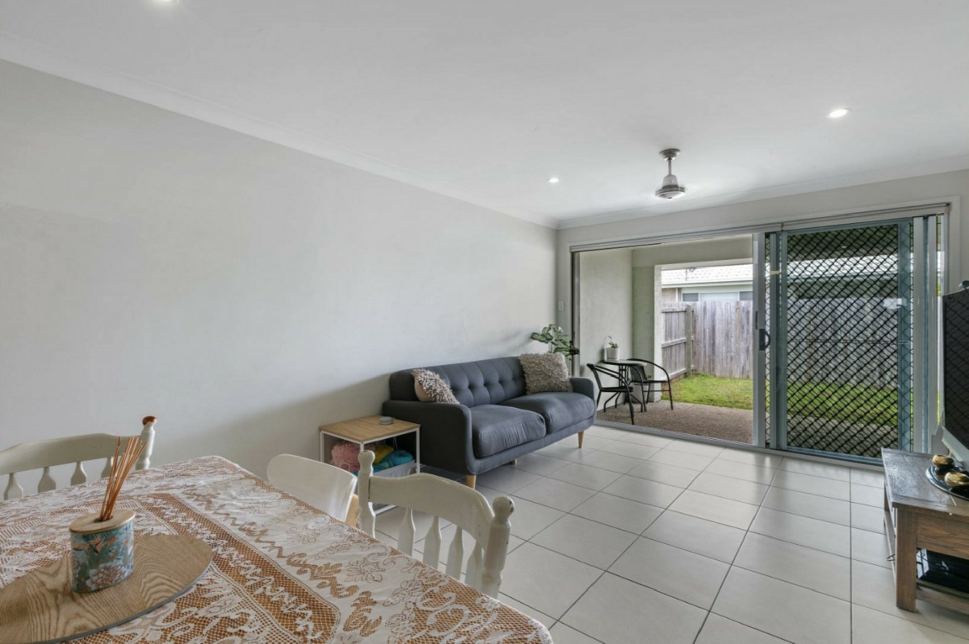 6 Capri Street — photo 5 of 10