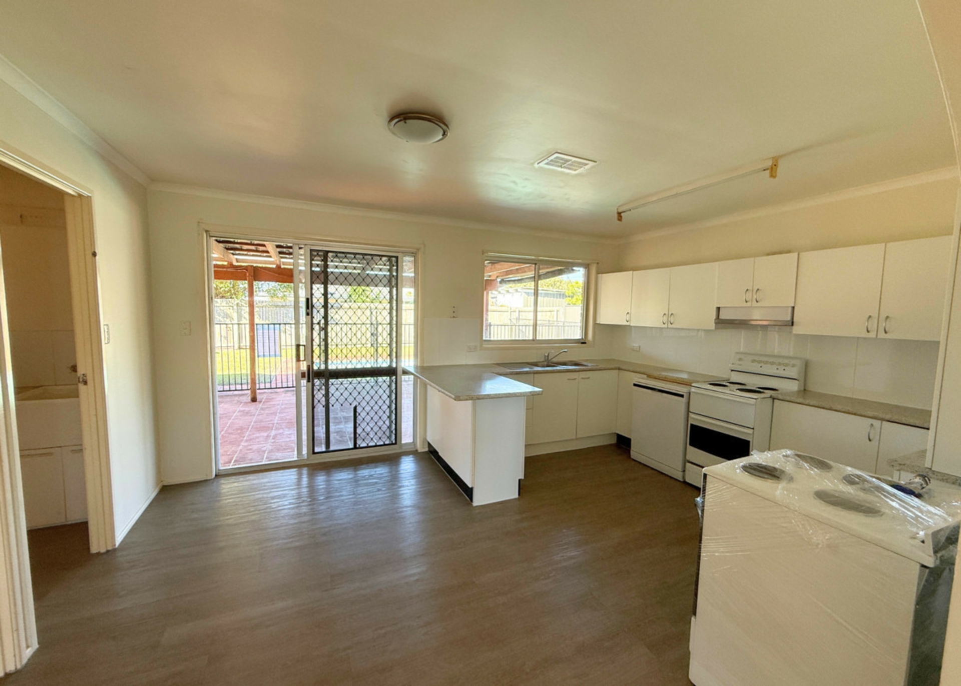 16 Pinaroo Street — photo 4 of 12